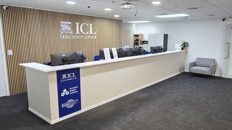 Students with NZ visas told not to travel as Auckland business school faces enrollment ban