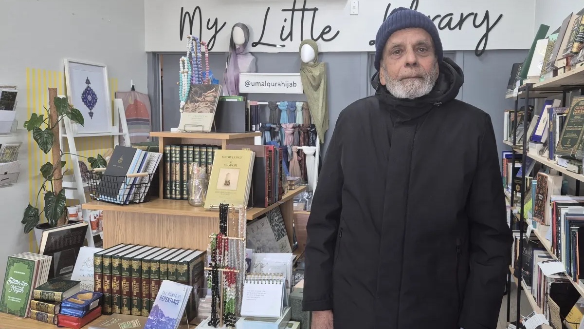 Mohammed Ansari at My Little Library book store on Dominion Road, Auckland. (RNZ/Isra'a Emhail)