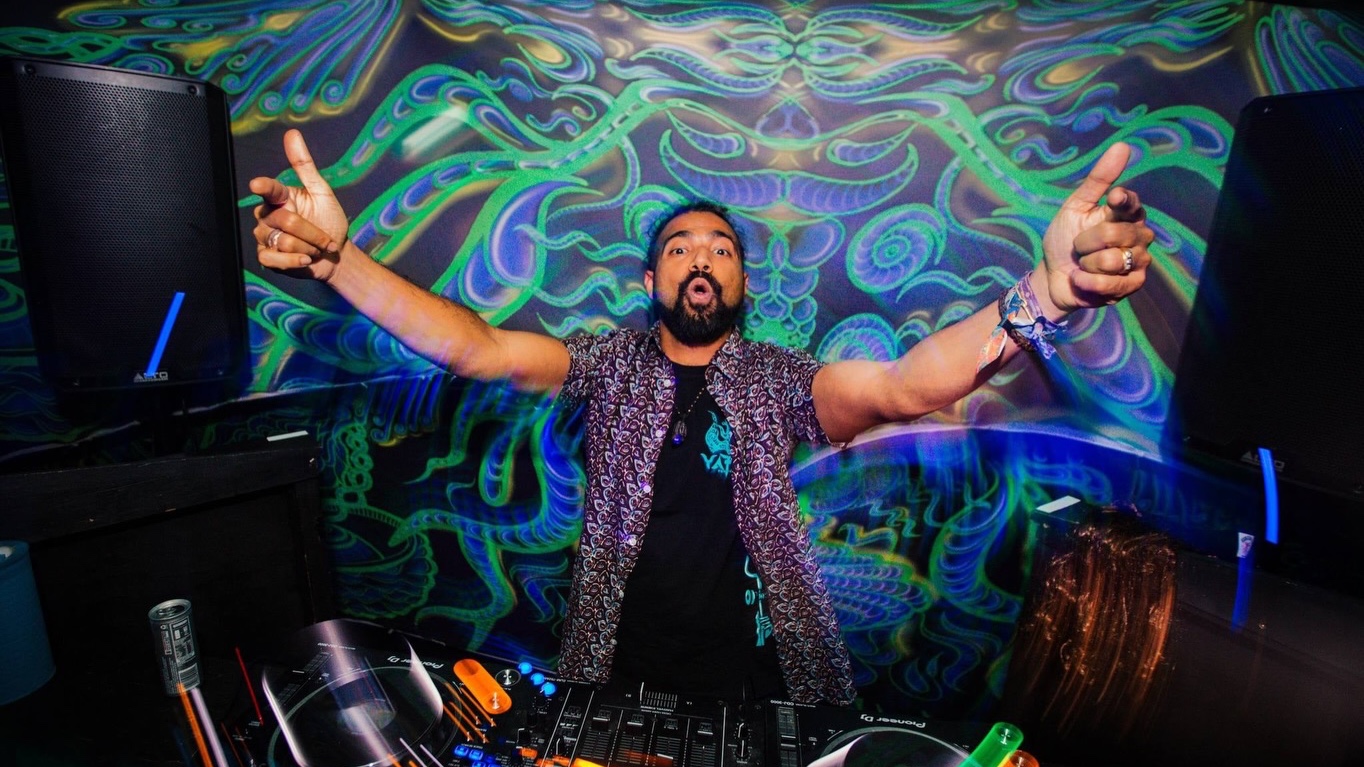 Taode has been a professional DJ in his past life.