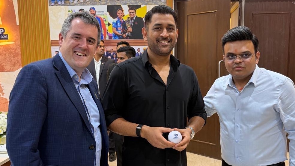 Bishop's impromptu invite to Dhoni after starstruck encounter with Indian cricket legend